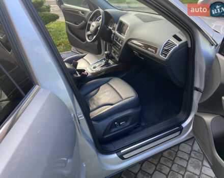 Сірий Ауді Ку 5, об'ємом двигуна 2 л та пробігом 140 тис. км за 11900 $, фото 22 на Automoto.ua