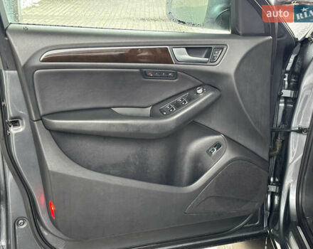 Серый Ауди Ку 5, объемом двигателя 2 л и пробегом 227 тыс. км за 12900 $, фото 16 на Automoto.ua