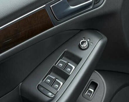 Серый Ауди Ку 5, объемом двигателя 1.98 л и пробегом 223 тыс. км за 12700 $, фото 33 на Automoto.ua