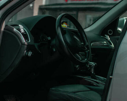 Серый Ауди Ку 5, объемом двигателя 1.98 л и пробегом 143 тыс. км за 16000 $, фото 19 на Automoto.ua