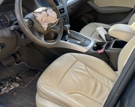 Серый Ауди Ку 5, объемом двигателя 2 л и пробегом 180 тыс. км за 6500 $, фото 7 на Automoto.ua