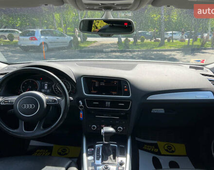 Сірий Ауді Ку 5, об'ємом двигуна 3 л та пробігом 120 тис. км за 22550 $, фото 11 на Automoto.ua