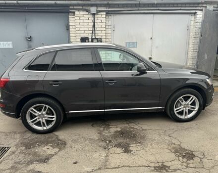 Сірий Ауді Ку 5, об'ємом двигуна 2 л та пробігом 200 тис. км за 13600 $, фото 3 на Automoto.ua
