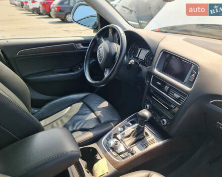 Серый Ауди Ку 5, объемом двигателя 1.98 л и пробегом 130 тыс. км за 17000 $, фото 4 на Automoto.ua