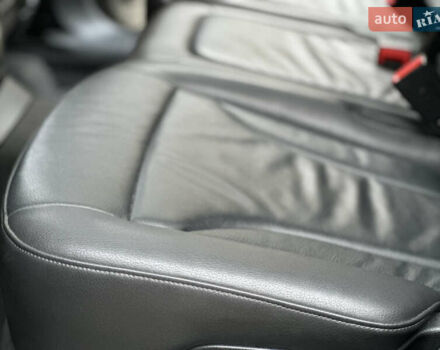 Сірий Ауді Ку 5, об'ємом двигуна 2 л та пробігом 213 тис. км за 15500 $, фото 60 на Automoto.ua