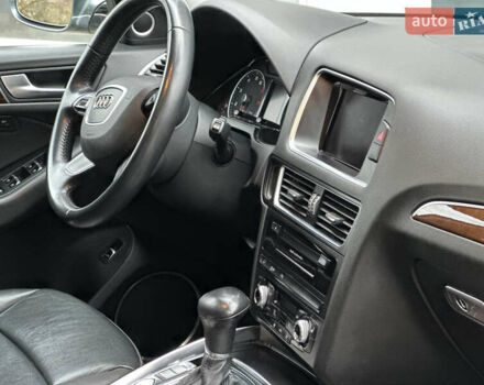 Сірий Ауді Ку 5, об'ємом двигуна 2 л та пробігом 213 тис. км за 15500 $, фото 22 на Automoto.ua