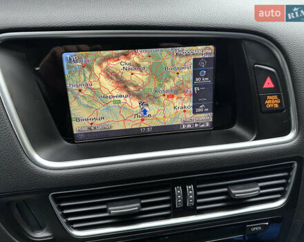 Сірий Ауді Ку 5, об'ємом двигуна 2 л та пробігом 213 тис. км за 15500 $, фото 28 на Automoto.ua