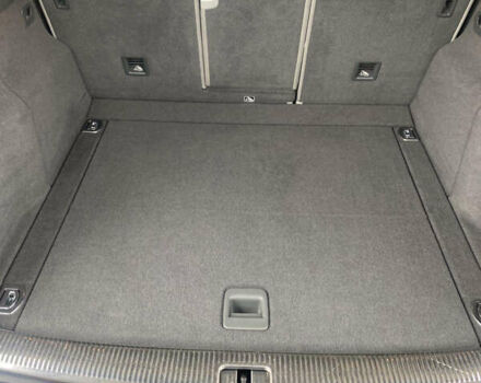 Серый Ауди Ку 5, объемом двигателя 2 л и пробегом 286 тыс. км за 13550 $, фото 20 на Automoto.ua