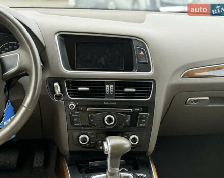 Сірий Ауді Ку 5, об'ємом двигуна 2 л та пробігом 228 тис. км за 10500 $, фото 12 на Automoto.ua