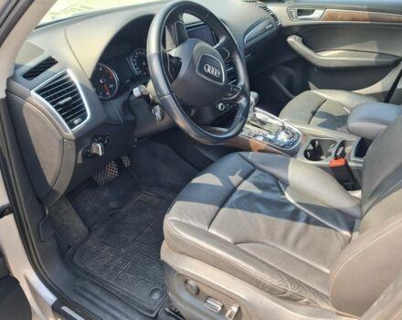 Сірий Ауді Ку 5, об'ємом двигуна 2 л та пробігом 130 тис. км за 16500 $, фото 7 на Automoto.ua