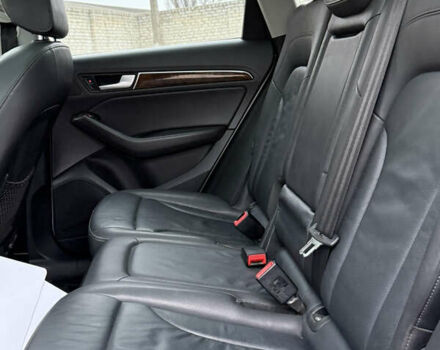 Серый Ауди Ку 5, объемом двигателя 2 л и пробегом 210 тыс. км за 13999 $, фото 35 на Automoto.ua