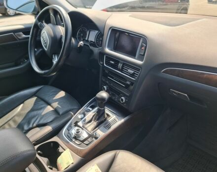 Сірий Ауді Ку 5, об'ємом двигуна 2 л та пробігом 130 тис. км за 16500 $, фото 11 на Automoto.ua