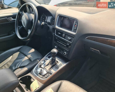 Серый Ауди Ку 5, объемом двигателя 1.98 л и пробегом 130 тыс. км за 17000 $, фото 5 на Automoto.ua