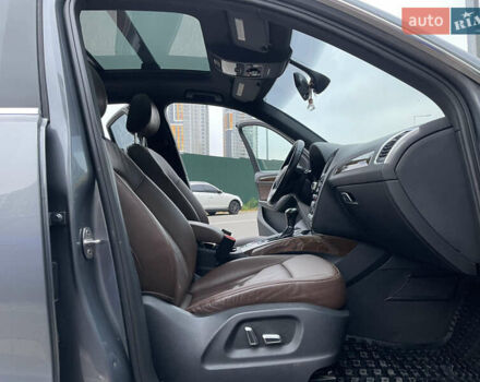 Сірий Ауді Ку 5, об'ємом двигуна 2 л та пробігом 252 тис. км за 14500 $, фото 46 на Automoto.ua