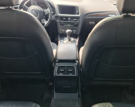 Сірий Ауді Ку 5, об'ємом двигуна 2 л та пробігом 130 тис. км за 16500 $, фото 16 на Automoto.ua