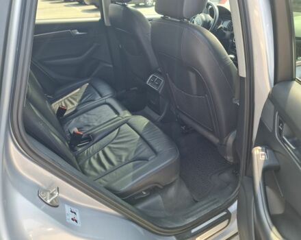 Сірий Ауді Ку 5, об'ємом двигуна 2 л та пробігом 130 тис. км за 16500 $, фото 12 на Automoto.ua