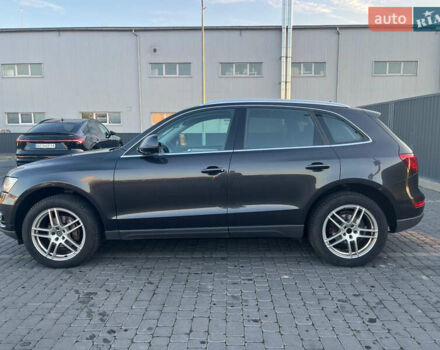 Серый Ауди Ку 5, объемом двигателя 1.97 л и пробегом 330 тыс. км за 17000 $, фото 1 на Automoto.ua