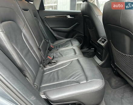 Серый Ауди Ку 5, объемом двигателя 2 л и пробегом 214 тыс. км за 15700 $, фото 30 на Automoto.ua