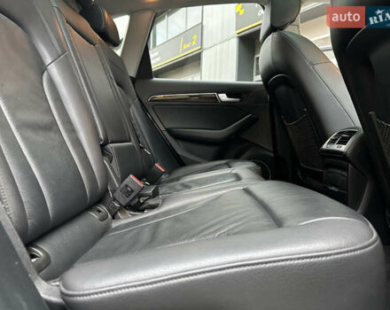 Сірий Ауді Ку 5, об'ємом двигуна 2 л та пробігом 213 тис. км за 15500 $, фото 32 на Automoto.ua