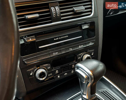 Сірий Ауді Ку 5, об'ємом двигуна 3 л та пробігом 175 тис. км за 15790 $, фото 20 на Automoto.ua