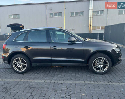 Серый Ауди Ку 5, объемом двигателя 1.97 л и пробегом 330 тыс. км за 17000 $, фото 2 на Automoto.ua