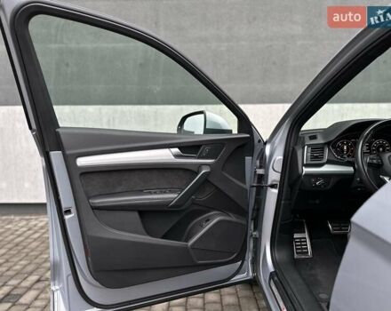 Серый Ауди Ку 5, объемом двигателя 1.97 л и пробегом 165 тыс. км за 34500 $, фото 27 на Automoto.ua