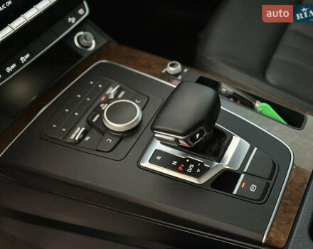 Серый Ауди Ку 5, объемом двигателя 1.98 л и пробегом 147 тыс. км за 20200 $, фото 23 на Automoto.ua