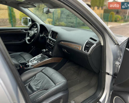 Сірий Ауді Ку 5, об'ємом двигуна 2 л та пробігом 151 тис. км за 14699 $, фото 33 на Automoto.ua