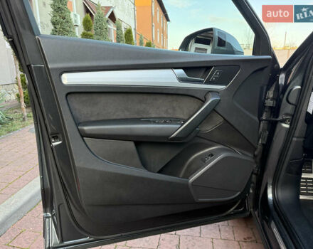 Серый Ауди Ку 5, объемом двигателя 1.97 л и пробегом 235 тыс. км за 32600 $, фото 46 на Automoto.ua