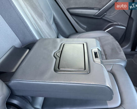 Серый Ауди Ку 5, объемом двигателя 1.97 л и пробегом 235 тыс. км за 32600 $, фото 74 на Automoto.ua