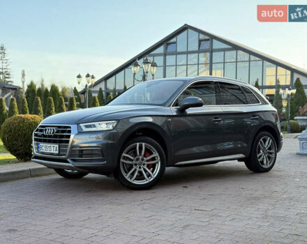 Серый Ауди Ку 5, объемом двигателя 1.97 л и пробегом 235 тыс. км за 32600 $, фото 4 на Automoto.ua