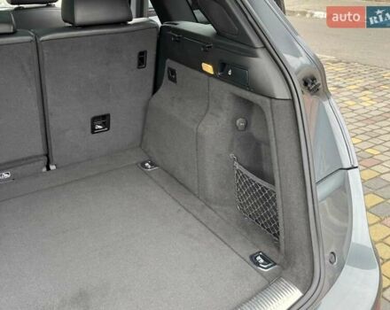 Сірий Ауді Ку 5, об'ємом двигуна 2 л та пробігом 139 тис. км за 16999 $, фото 74 на Automoto.ua