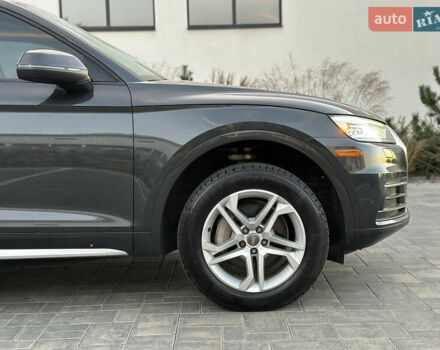 Серый Ауди Ку 5, объемом двигателя 1.98 л и пробегом 147 тыс. км за 20200 $, фото 5 на Automoto.ua