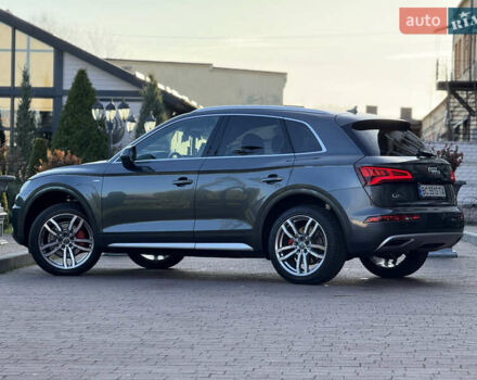 Серый Ауди Ку 5, объемом двигателя 1.97 л и пробегом 235 тыс. км за 32600 $, фото 7 на Automoto.ua