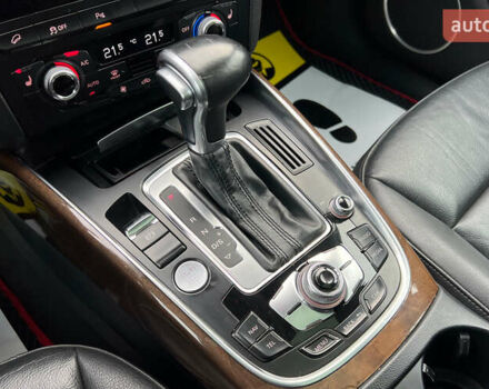 Серый Ауди Ку 5, объемом двигателя 1.98 л и пробегом 82 тыс. км за 18650 $, фото 15 на Automoto.ua