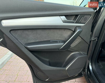 Серый Ауди Ку 5, объемом двигателя 1.97 л и пробегом 235 тыс. км за 32600 $, фото 77 на Automoto.ua