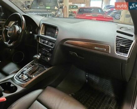 Серый Ауди Ку 5, объемом двигателя 1.98 л и пробегом 113 тыс. км за 3000 $, фото 24 на Automoto.ua