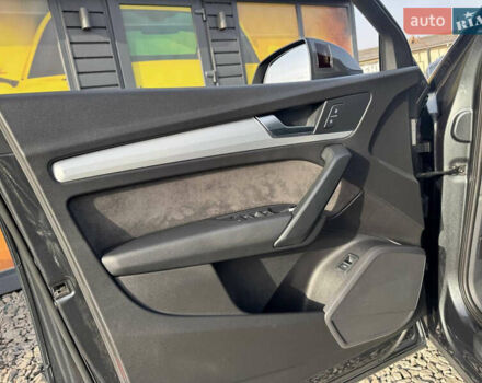 Серый Ауди Ку 5, объемом двигателя 2 л и пробегом 236 тыс. км за 30999 $, фото 61 на Automoto.ua