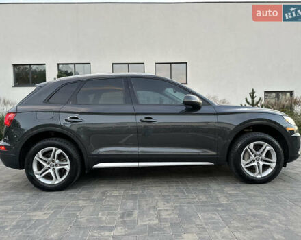 Серый Ауди Ку 5, объемом двигателя 1.98 л и пробегом 147 тыс. км за 20200 $, фото 6 на Automoto.ua