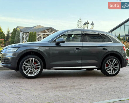 Серый Ауди Ку 5, объемом двигателя 1.97 л и пробегом 235 тыс. км за 32600 $, фото 6 на Automoto.ua