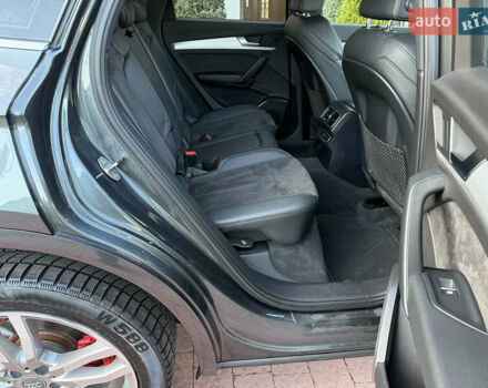 Серый Ауди Ку 5, объемом двигателя 1.97 л и пробегом 235 тыс. км за 32600 $, фото 70 на Automoto.ua