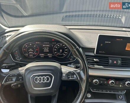 Серый Ауди Ку 5, объемом двигателя 2 л и пробегом 163 тыс. км за 29500 $, фото 7 на Automoto.ua