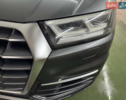 Серый Ауди Ку 5, объемом двигателя 1.97 л и пробегом 131 тыс. км за 35000 $, фото 18 на Automoto.ua