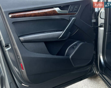 Серый Ауди Ку 5, объемом двигателя 1.98 л и пробегом 169 тыс. км за 25300 $, фото 24 на Automoto.ua