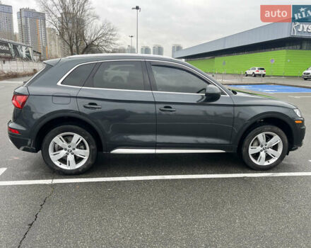 Сірий Ауді Ку 5, об'ємом двигуна 1.98 л та пробігом 121 тис. км за 24200 $, фото 5 на Automoto.ua