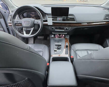 Серый Ауди Ку 5, объемом двигателя 1.98 л и пробегом 203 тыс. км за 25000 $, фото 22 на Automoto.ua