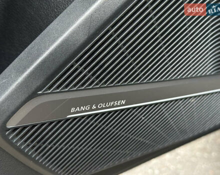 Сірий Ауді Ку 5, об'ємом двигуна 2 л та пробігом 99 тис. км за 27300 $, фото 12 на Automoto.ua