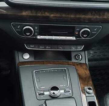 Серый Ауди Ку 5, объемом двигателя 1.98 л и пробегом 108 тыс. км за 24200 $, фото 14 на Automoto.ua