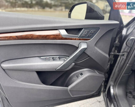 Серый Ауди Ку 5, объемом двигателя 2 л и пробегом 169 тыс. км за 25300 $, фото 9 на Automoto.ua