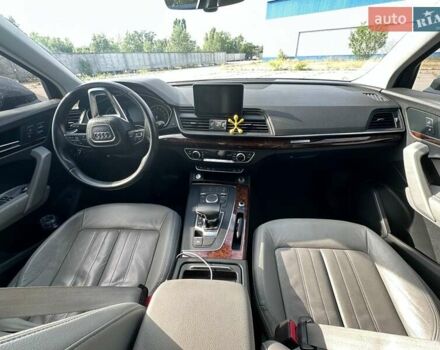 Серый Ауди Ку 5, объемом двигателя 1.98 л и пробегом 100 тыс. км за 26000 $, фото 7 на Automoto.ua